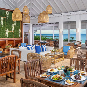 300x300RoyalBahamiandining